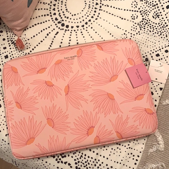 kate spade Handbags - Kate Spade Daisy Laptop Case